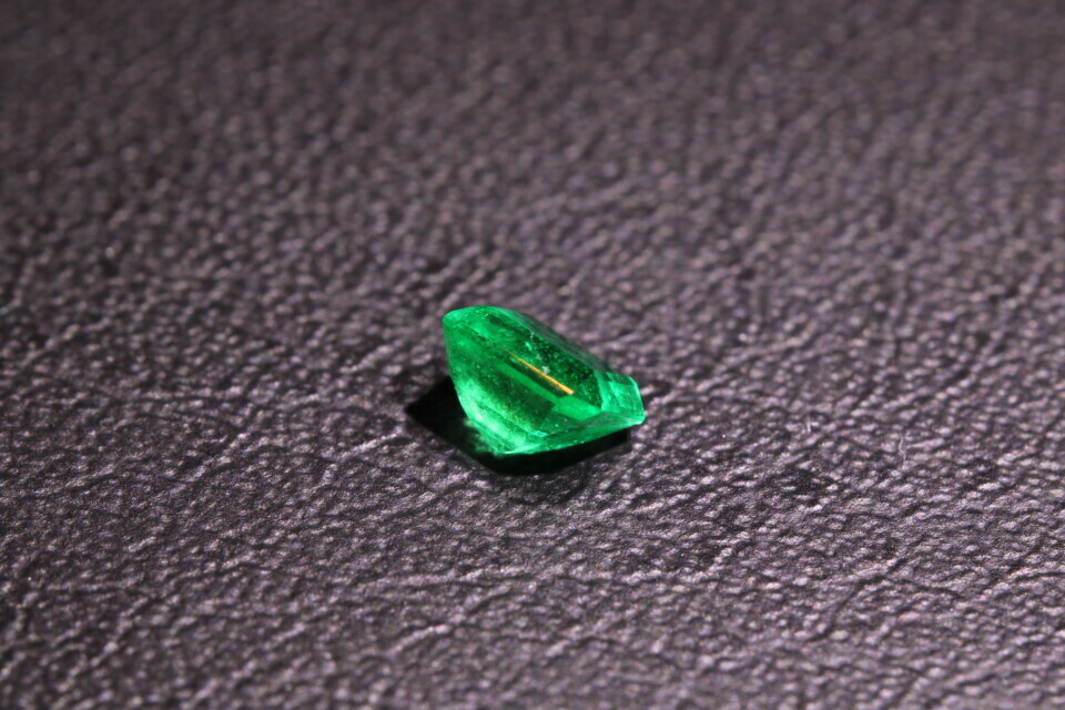 Green Brazilian emerald - Image 4
