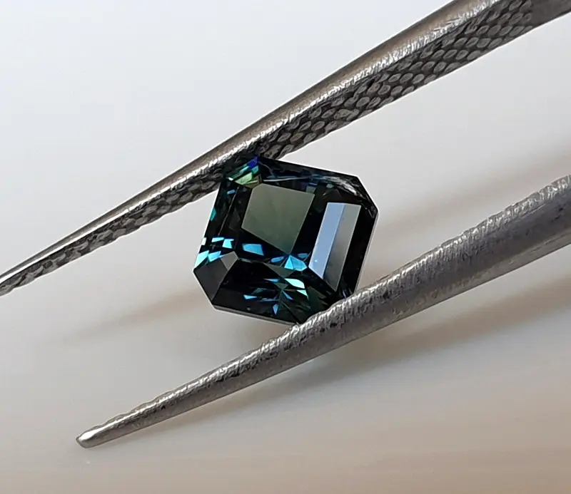 Colorchange blue green sapphire