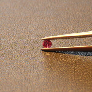 Set of round red beryls