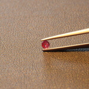 Set of round red beryls