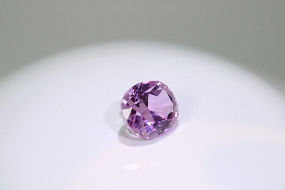Cushion pink kunzite