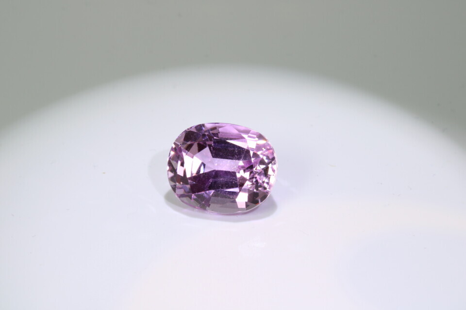 Cushion pink kunzite