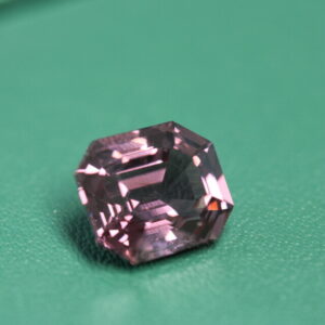 Natural purplish pink Birma spinel