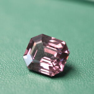Natural purplish pink Birma spinel