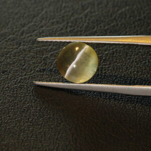 Natural light yellow cat's eye chrysoberyl