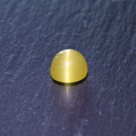 Cat's eye yellow beryl