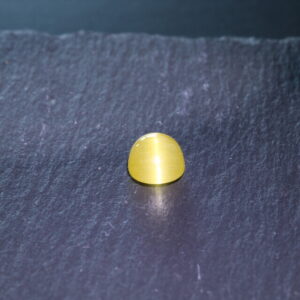 Cat's eye yellow beryl