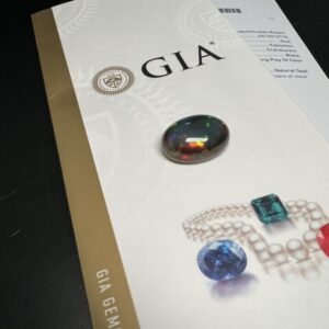 Zwarte opaal met GIA certificaat