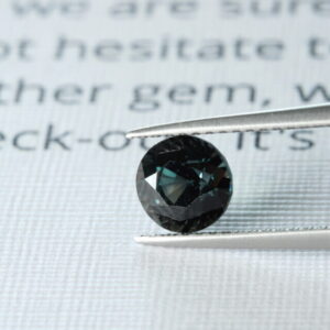 Natural colorchange sapphire
