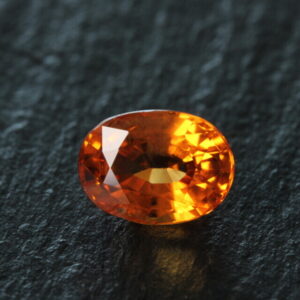 Oval mandarin garnet