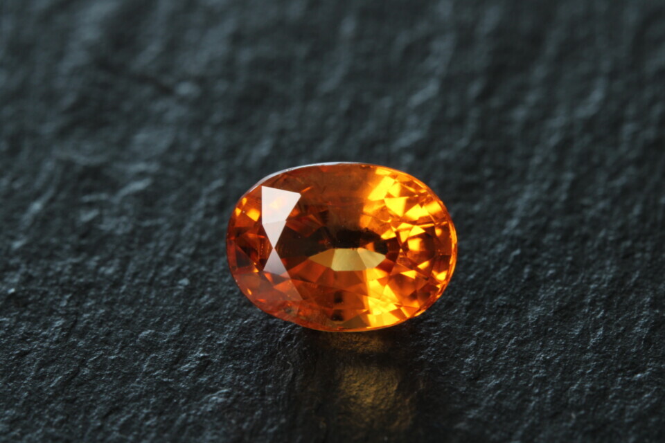 Oval mandarin garnet