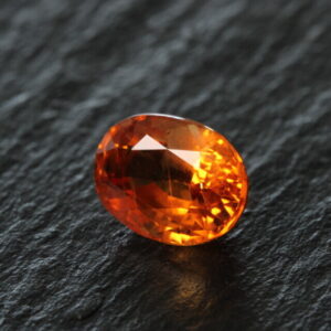 Oval mandarin garnet