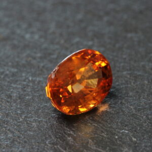 Oval mandarin garnet