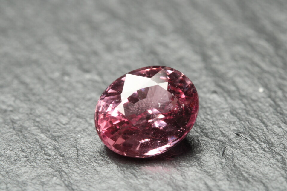 Certified padparadscha sapphire