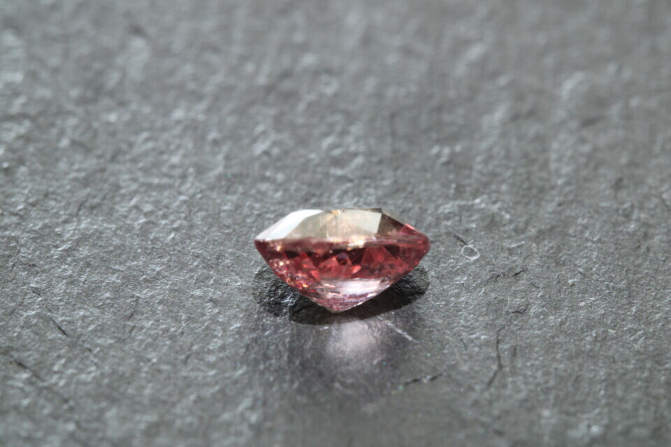 Certified padparadscha sapphire