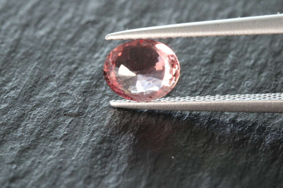 Certified padparadscha sapphire