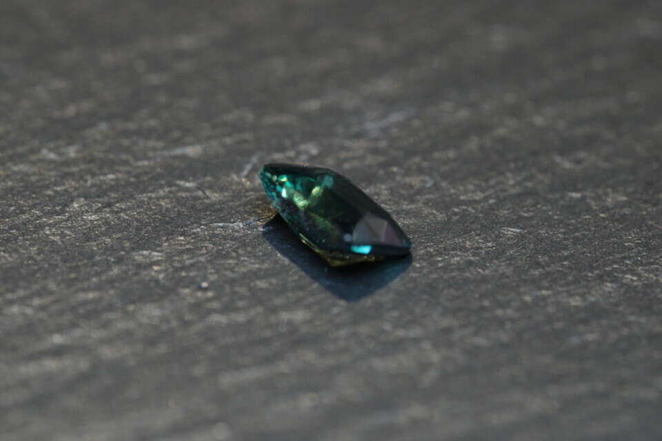 groenblauwe teal saffier
