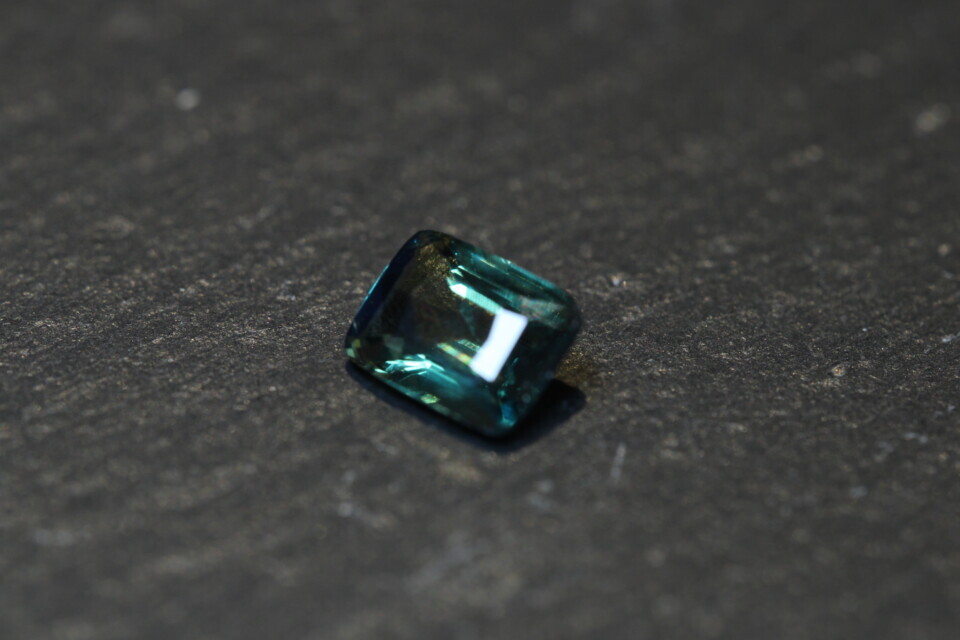 groenblauwe teal saffier