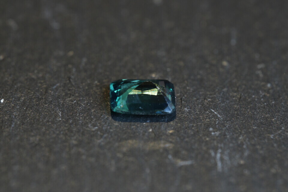 groenblauwe teal saffier