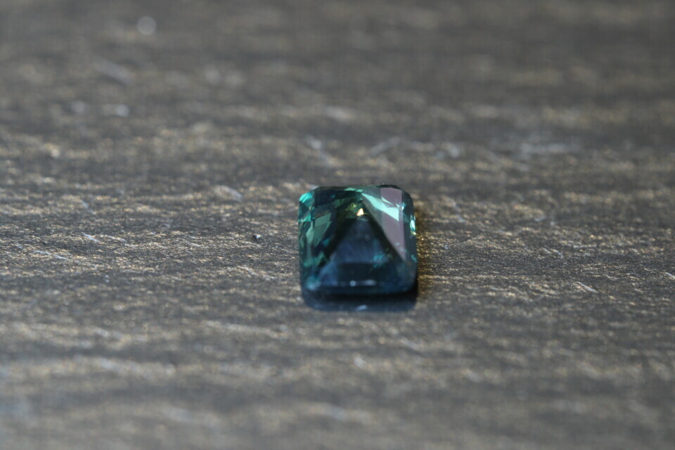 groenblauwe teal saffier