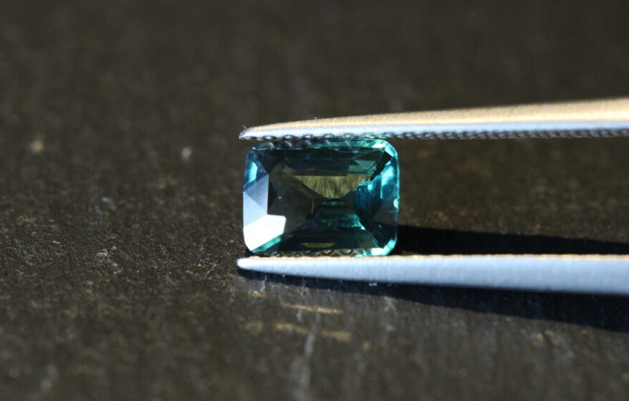 groenblauwe teal saffier