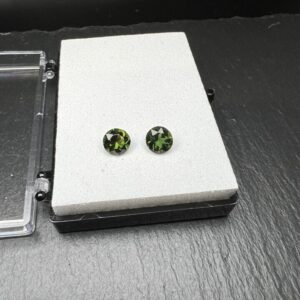 Round chrome tourmaline set