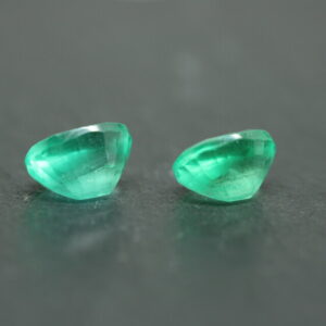 Oval emerald set