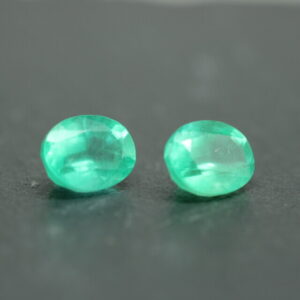Oval emerald set