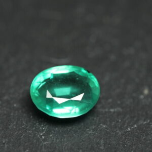Oval green emerald - VS/minor oil