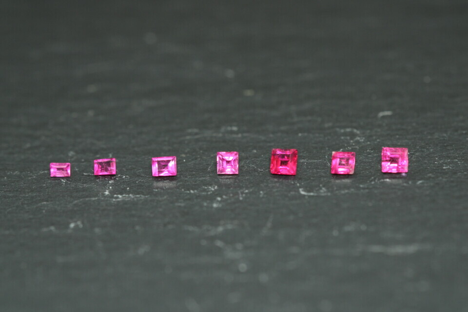 Set of 7 square and rectangular red beryls