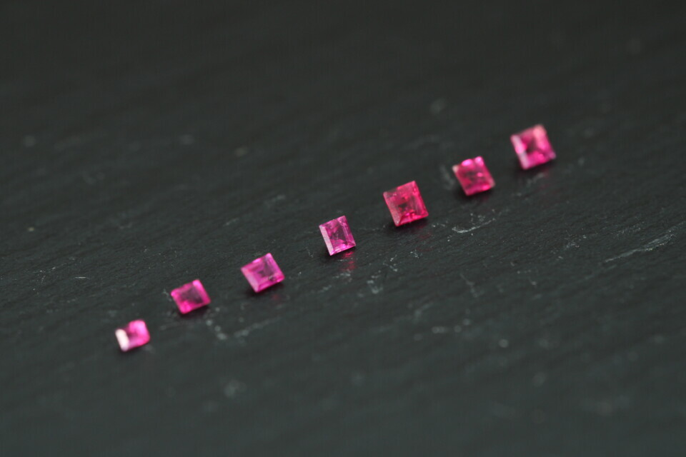 Set of 7 square and rectangular red beryls