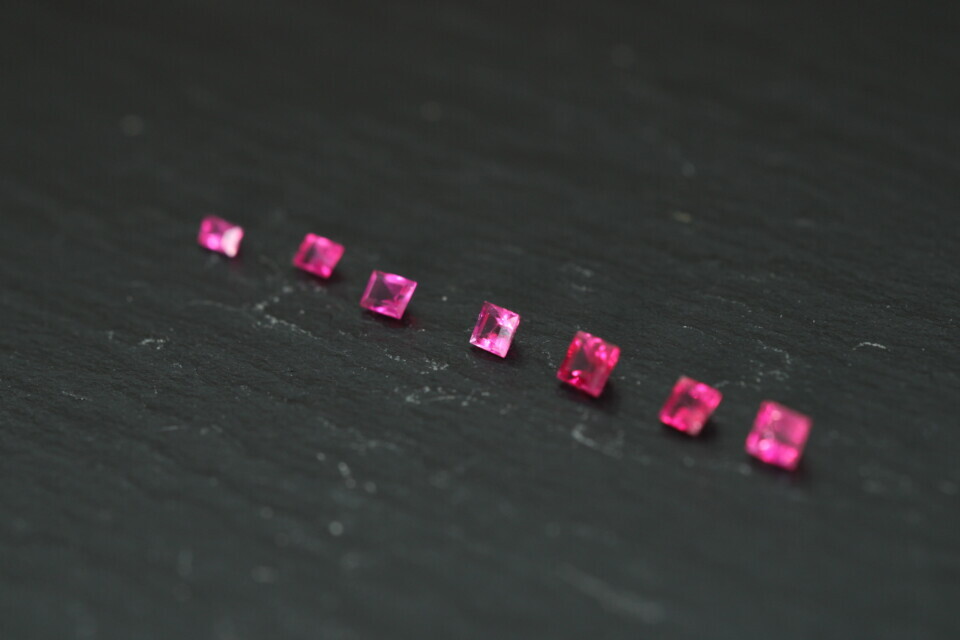 Set of 7 square and rectangular red beryls