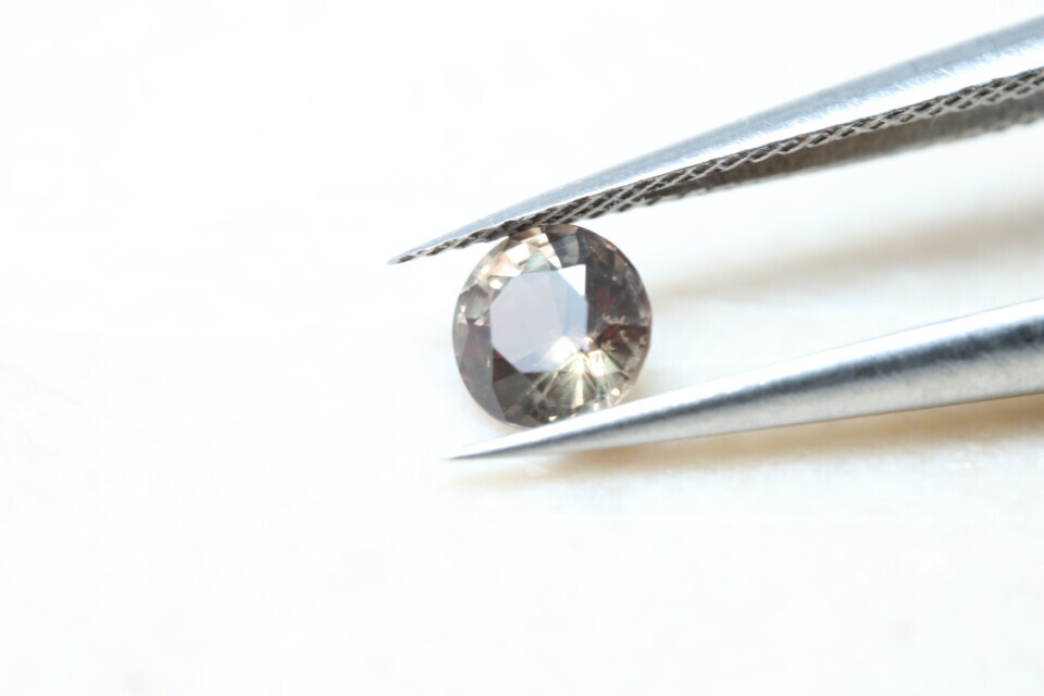 Natural colorchange round alexandrite