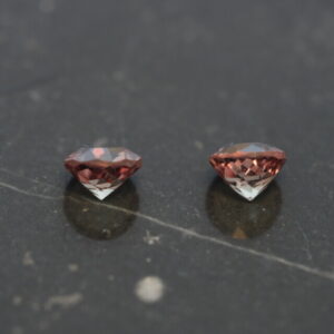Color change round garnet set