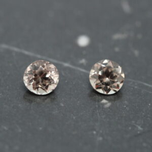 Color change round garnet set